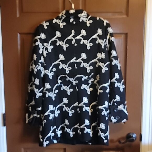 Focus by Shani- Wool/ Rayon, Blk/ Ivory jkt. Lined. Size M. Embroidery - Picture 6 of 9